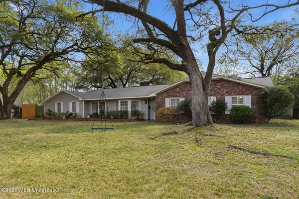 $325,000 | 125 Poinciana Drive, Jackson, MS 39211