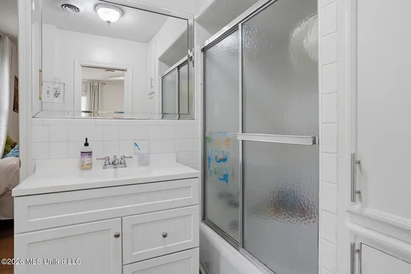 $325,000 | 125 Poinciana Drive, Jackson, MS 39211