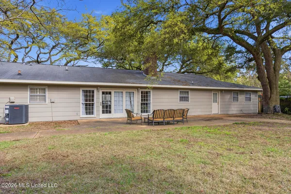 $325,000 | 125 Poinciana Drive, Jackson, MS 39211
