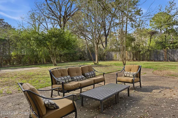 $325,000 | 125 Poinciana Drive, Jackson, MS 39211