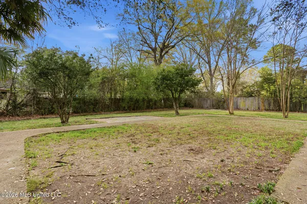 $325,000 | 125 Poinciana Drive, Jackson, MS 39211