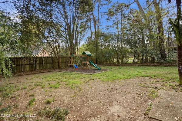 $325,000 | 125 Poinciana Drive, Jackson, MS 39211