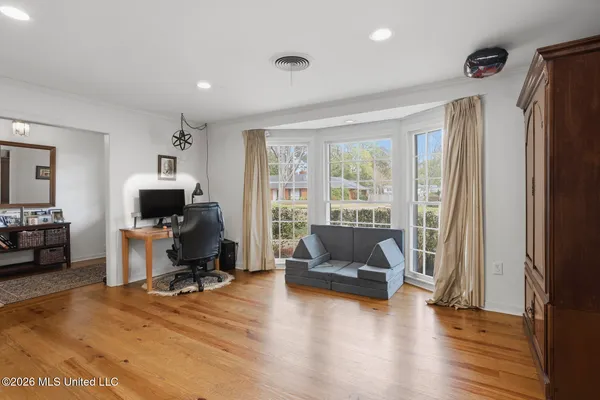 $325,000 | 125 Poinciana Drive, Jackson, MS 39211