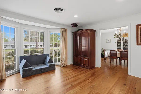 $325,000 | 125 Poinciana Drive, Jackson, MS 39211