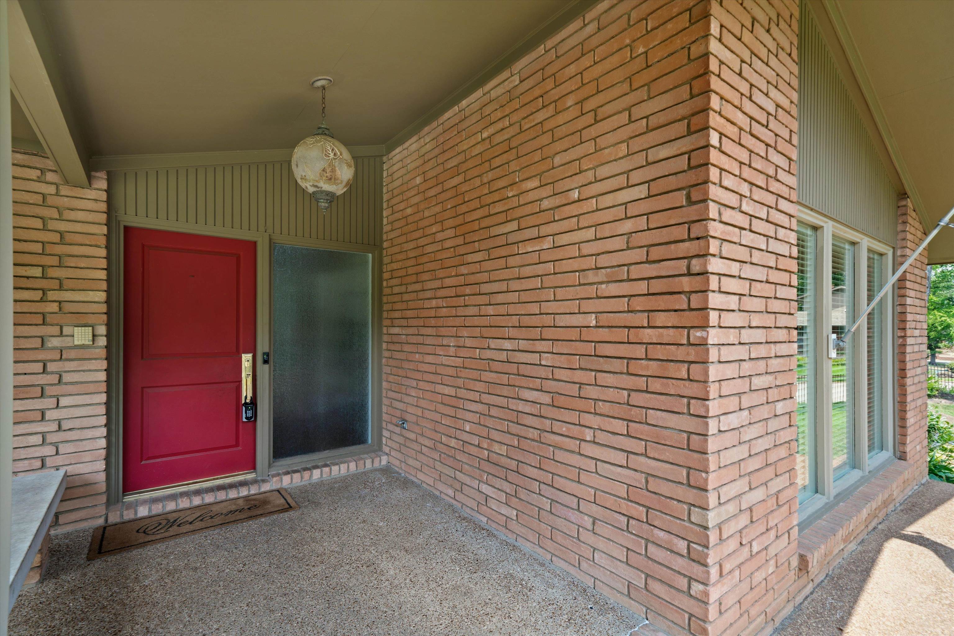 5690 North Angela Road Memphis, TN 38120 - Photo 2 of 40