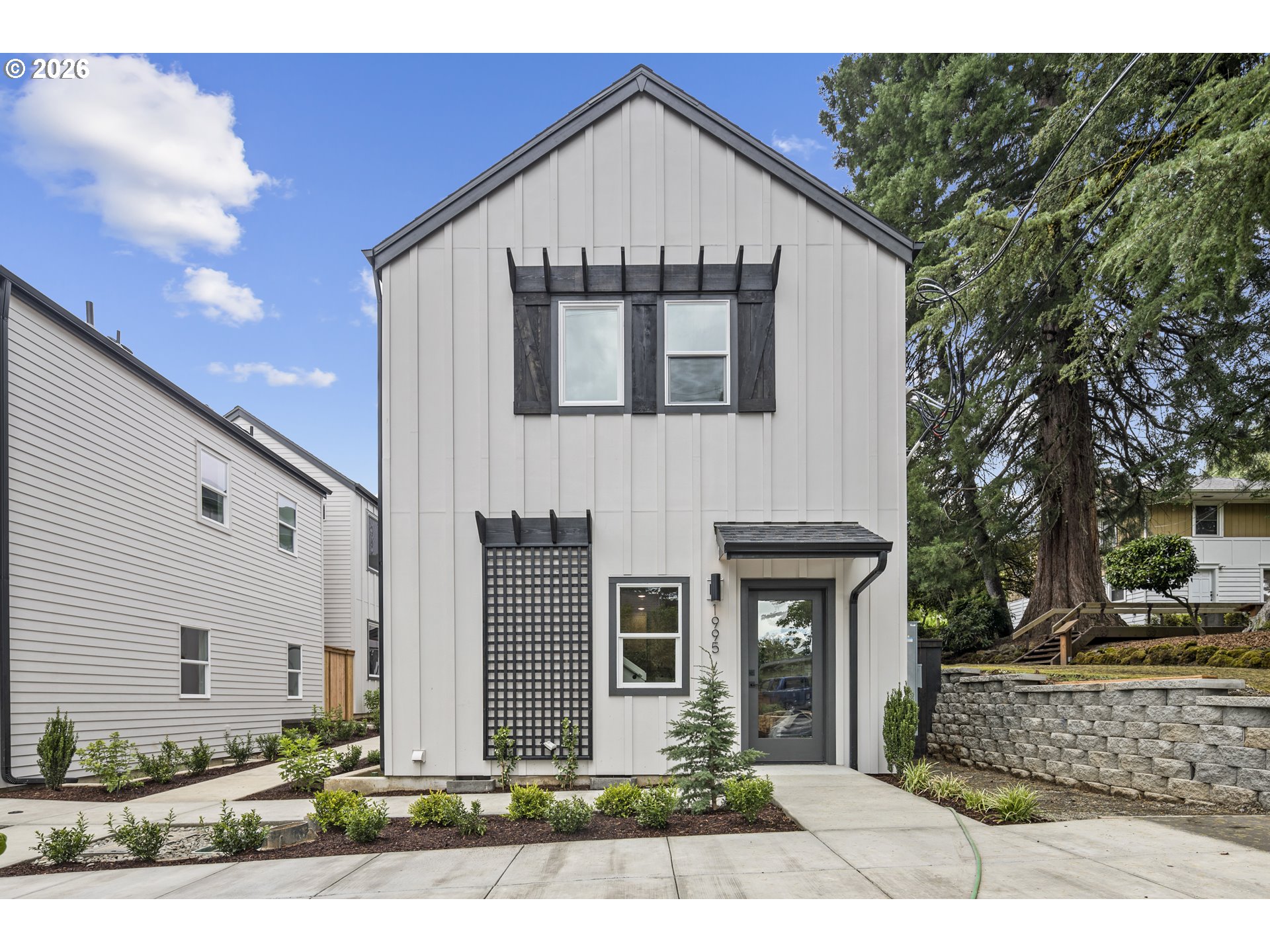 1995 Southwest Moss Street Portland, OR 97219 - Photo 1 of 23