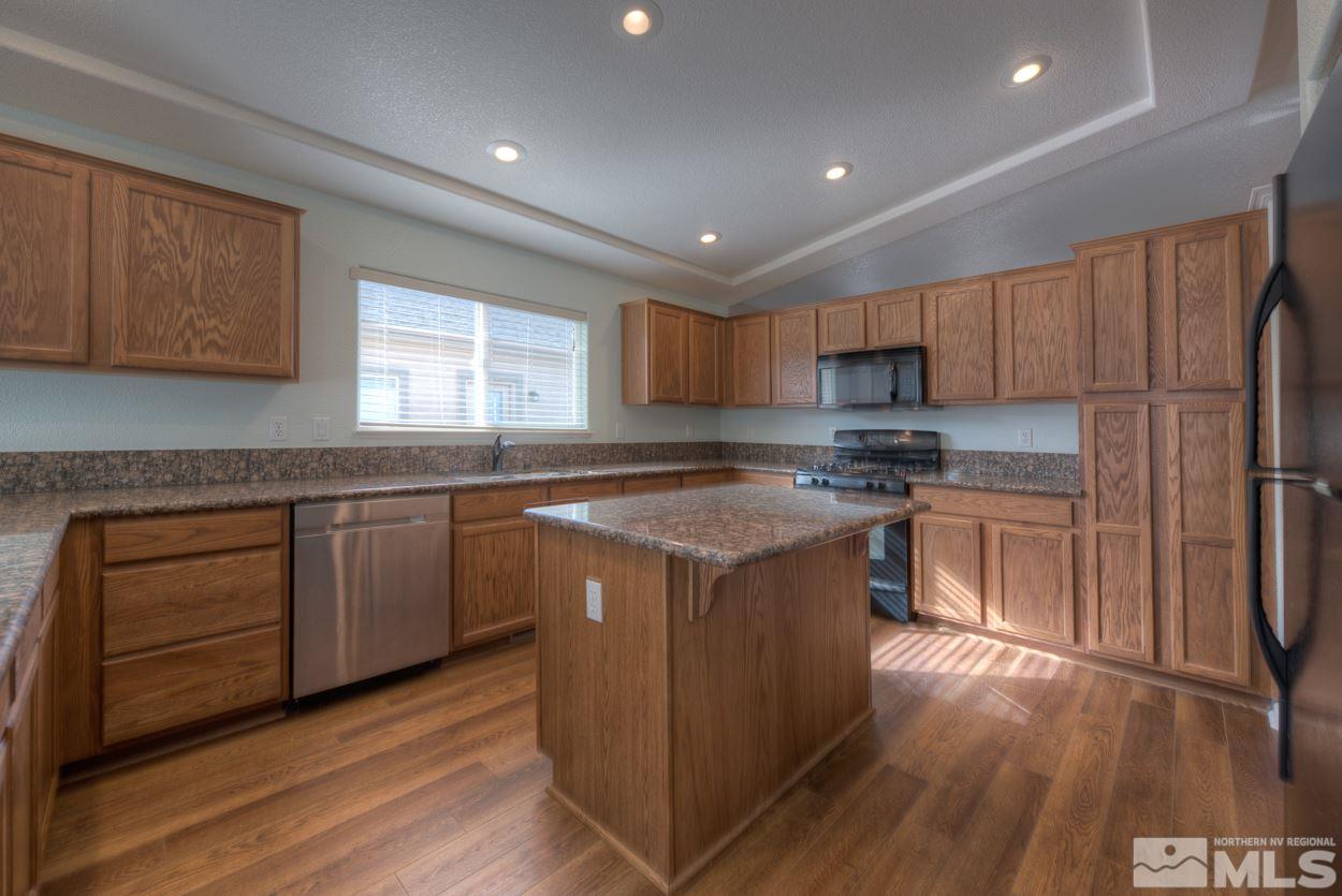 18324 Whitebark Court Reno, NV 89508 - Photo 10 of 24 Photo 10