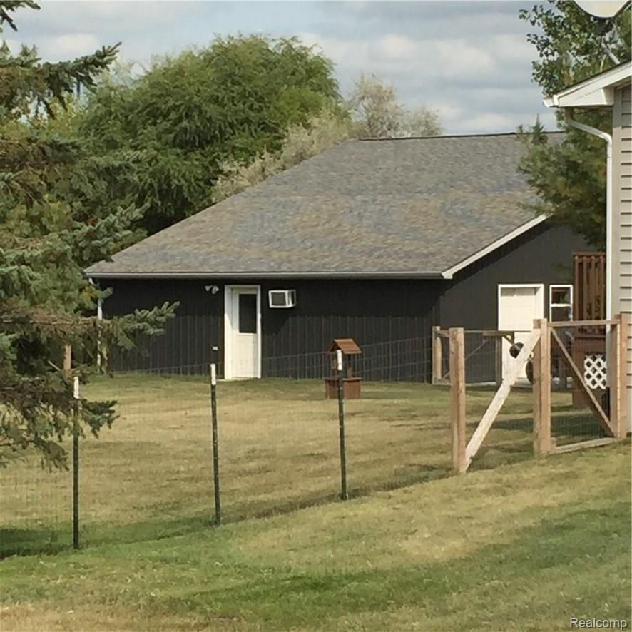 3300 Warner Road Howell, MI 48855 - Photo 20 of 23 IMG_4904.JPG