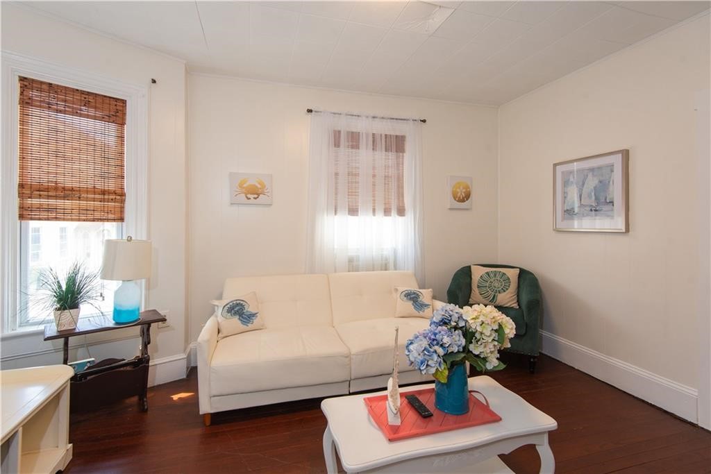 11 Brewer Street Newport, RI 02840 - Photo 4 of 24