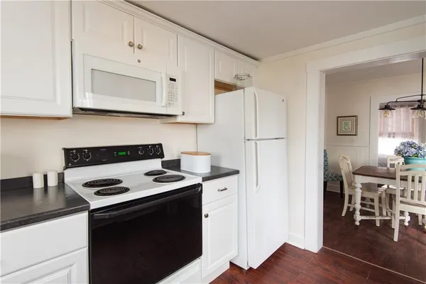 $4,750 | 11 Brewer Street, Newport, RI 02840