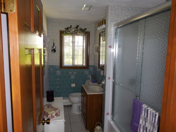 16 Flynn Road Peabody, MA 01960 - Photo 7 of 23 Gallery Image 7