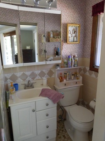 16 Flynn Road Peabody, MA 01960 - Photo 8 of 23 Gallery Image 8
