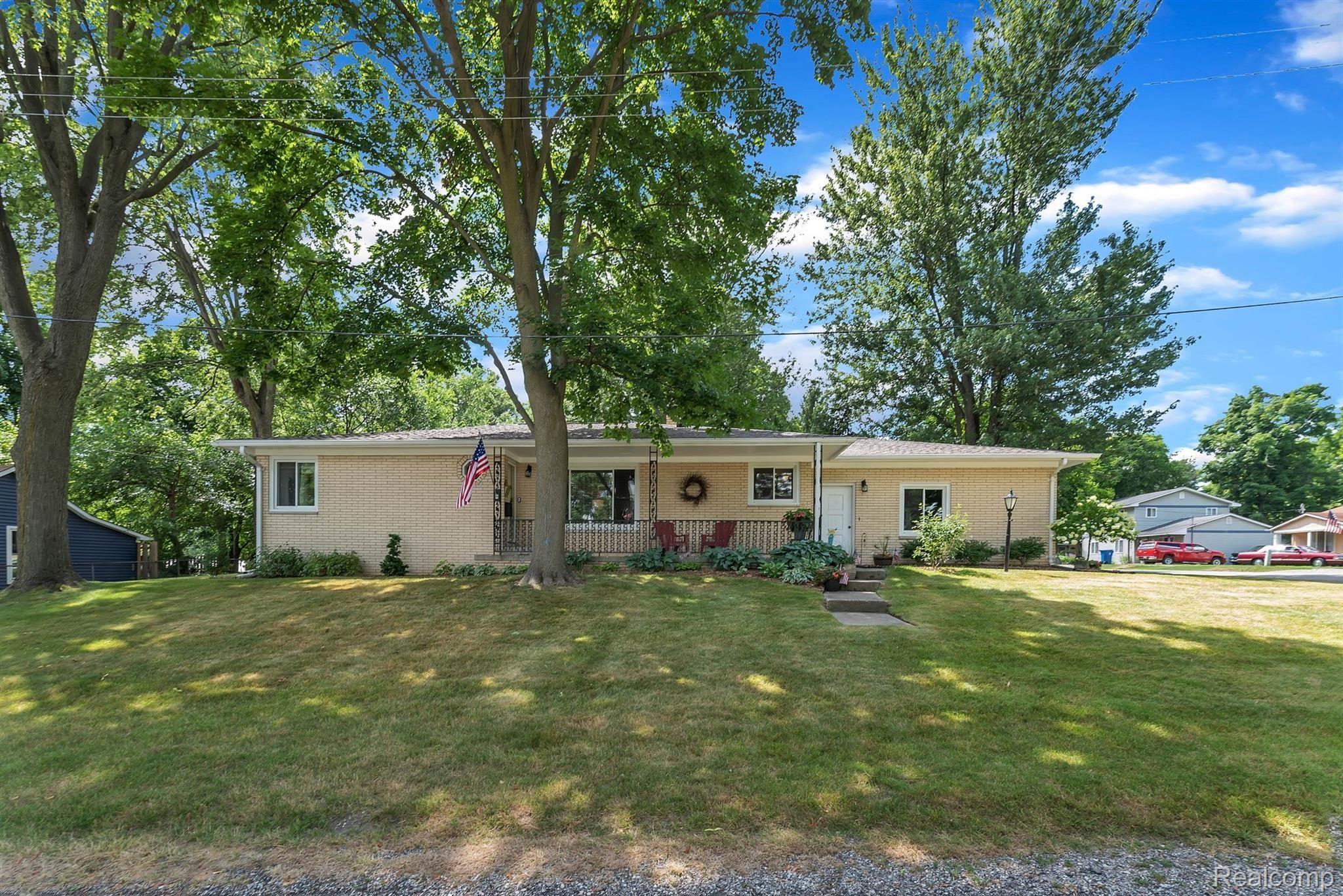 603 Hickory Street Fenton, MI 48430 - Photo 48 of 50 03-603 Hickory St -WindowStill-Real.jpg