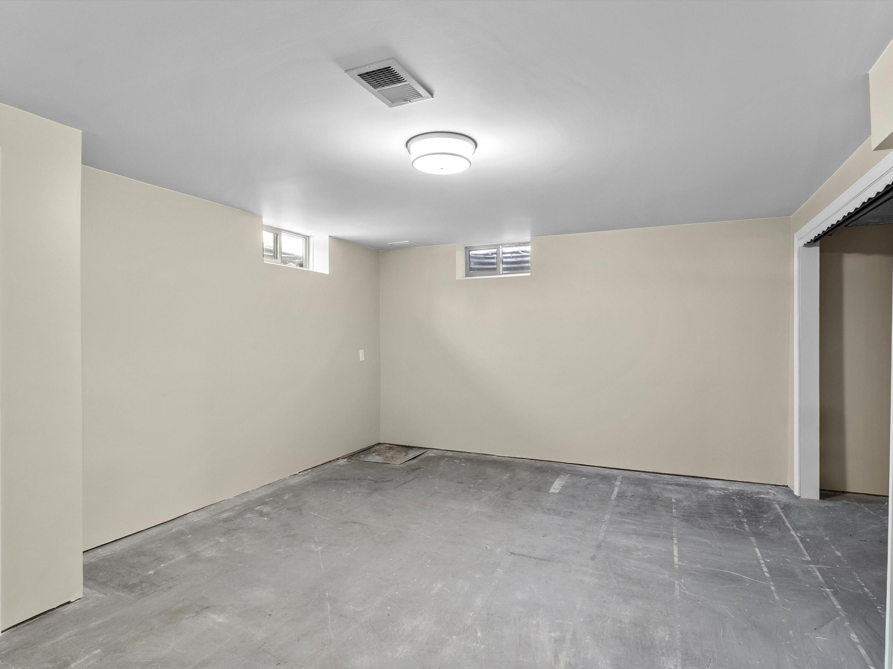 2117 Menasha Avenue Manitowoc, WI 54220 - Photo 27 of 32 27-027_2763219_09672