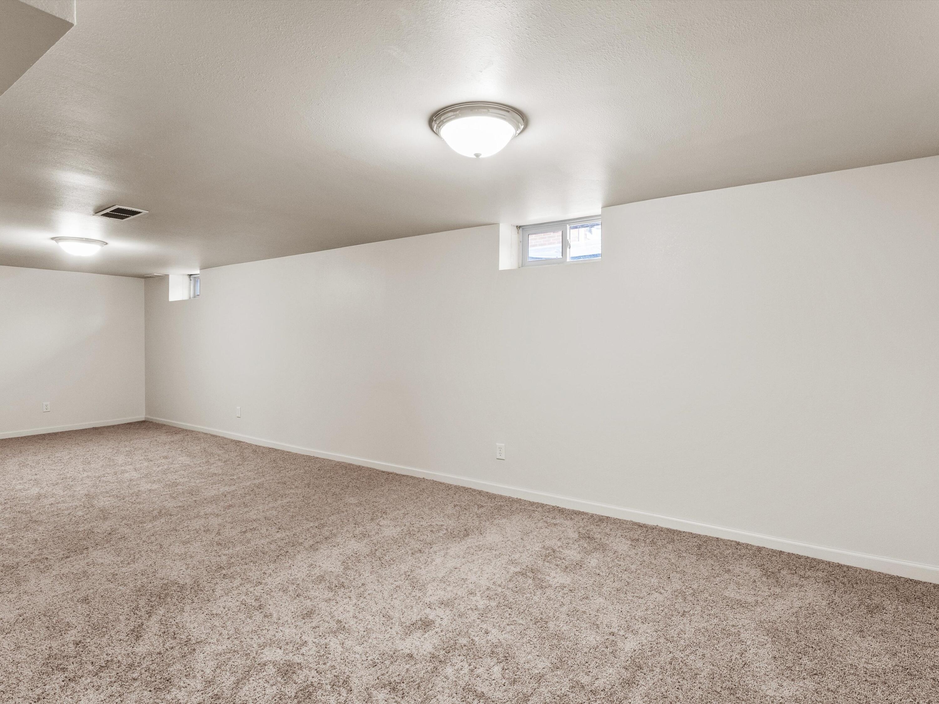 2117 Menasha Avenue Manitowoc, WI 54220 - Photo 29 of 32 29-029_2763219_09678