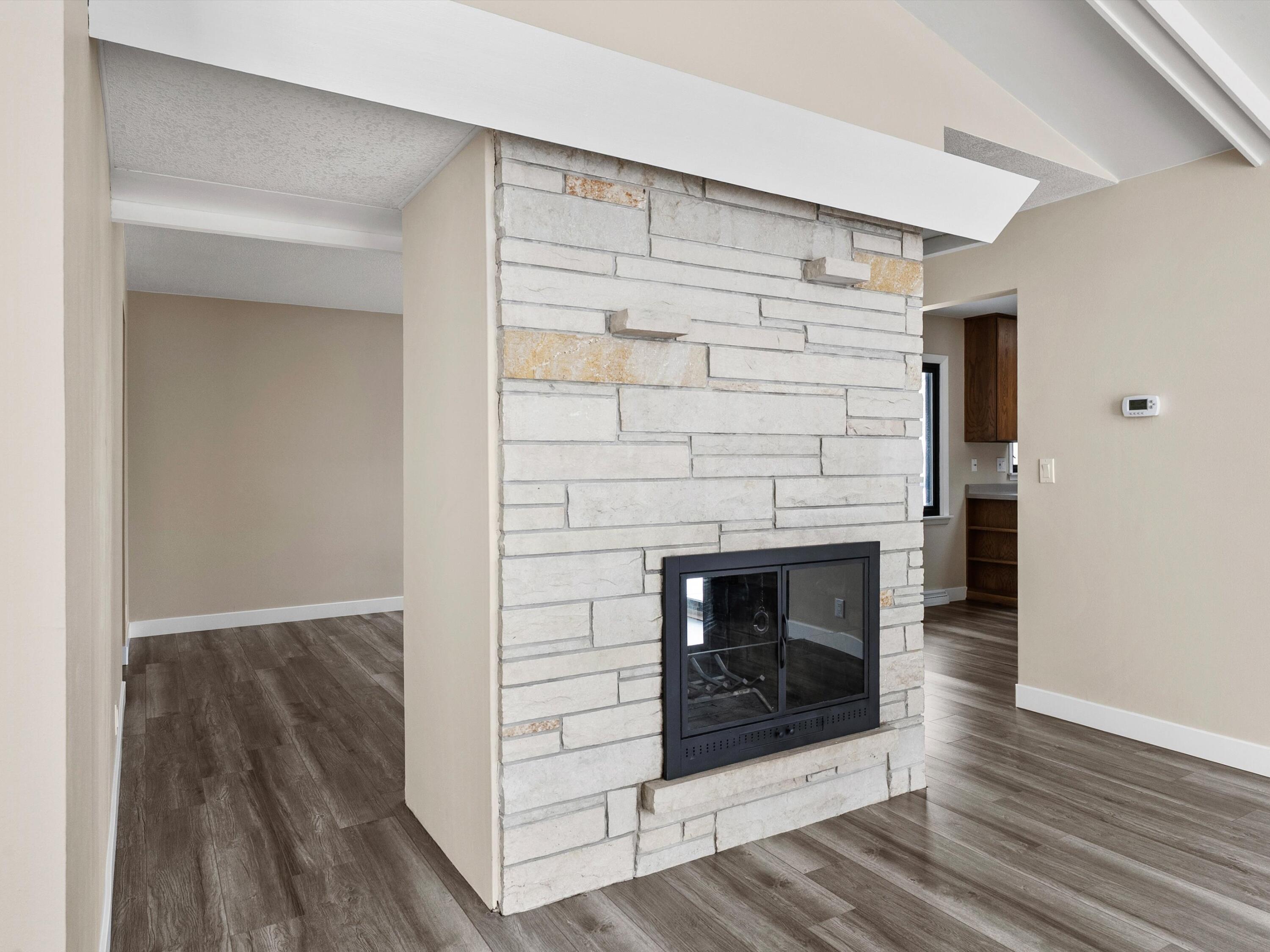 2117 Menasha Avenue Manitowoc, WI 54220 - Photo 7 of 32 08-008_2763219_09615