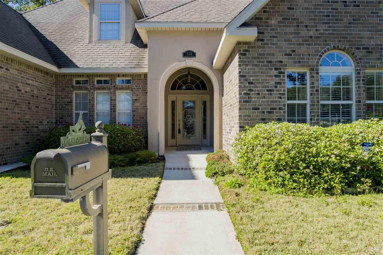 123 Raby Lane Pensacola, FL 32507 - Photo 2 of 23 Gallery Image 2