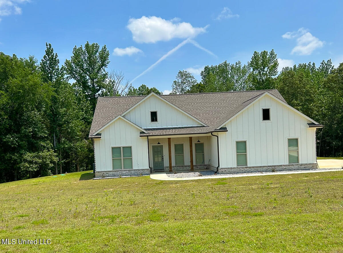 190 Carrington Road Byhalia, MS 38611 - Photo 1 of 14 untitled (1 of 1)-2