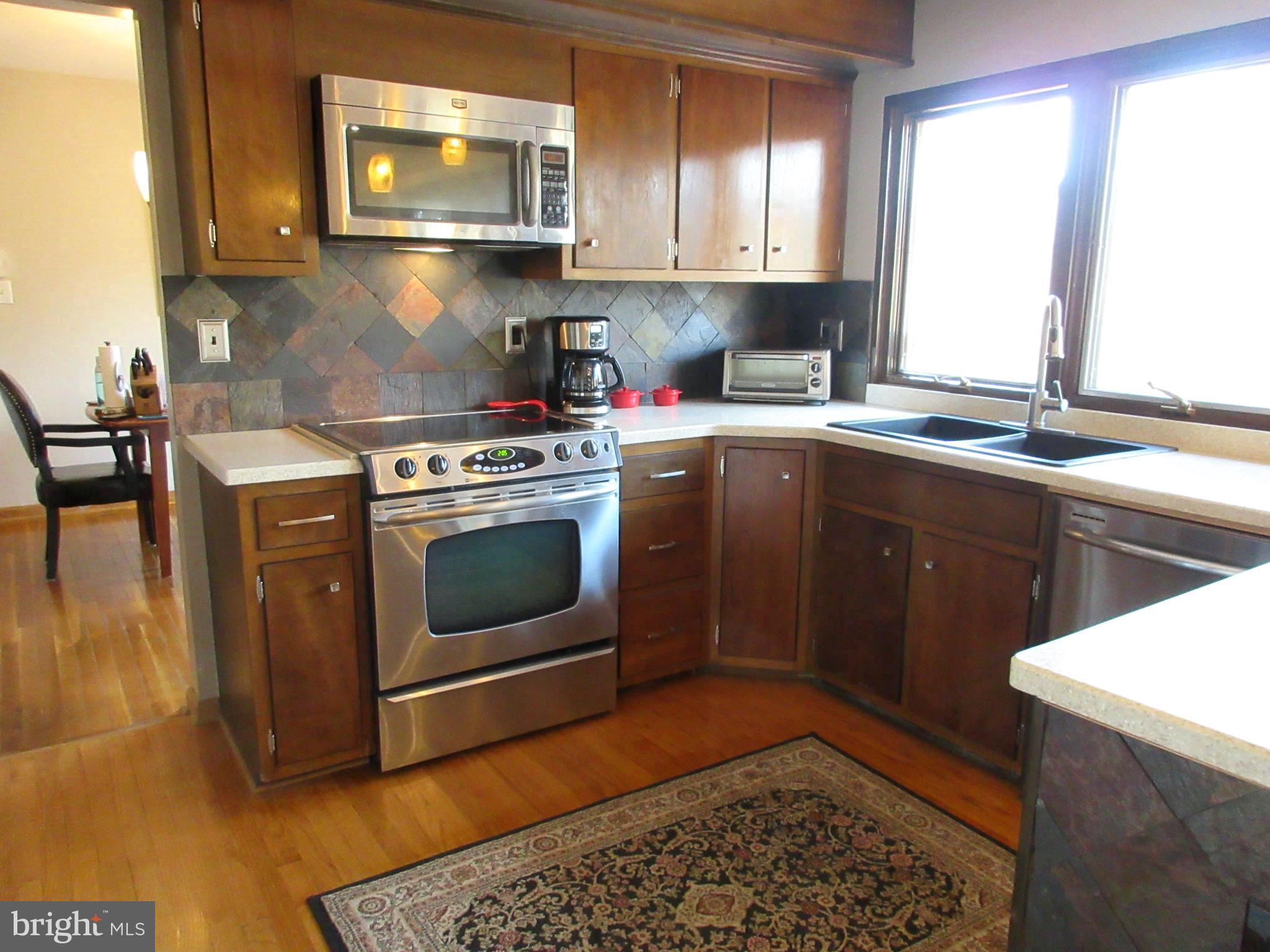 13320 Santa Anita Road Laurel, MD 20708 - Photo 9 of 32 All stainless appliances