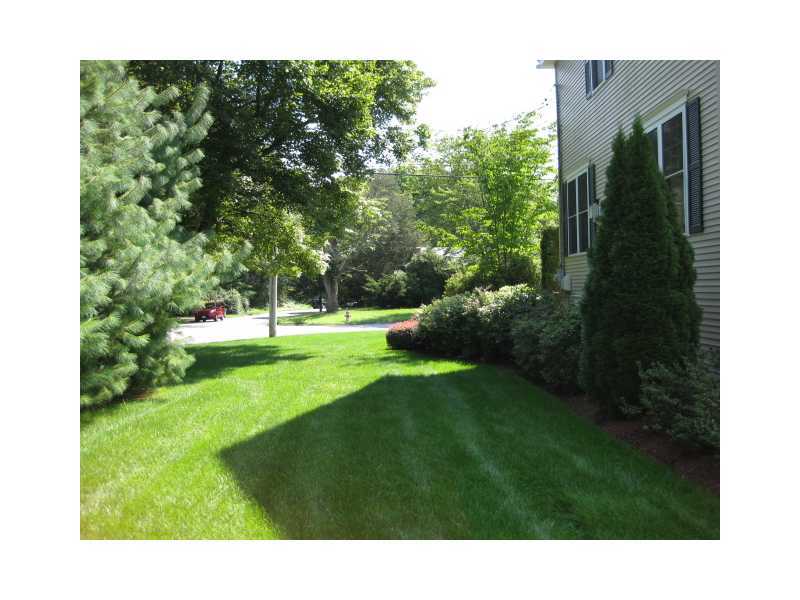 5 Valley Road East Greenwich, RI 02818 - Photo 11 of 24 Yard/Garden.