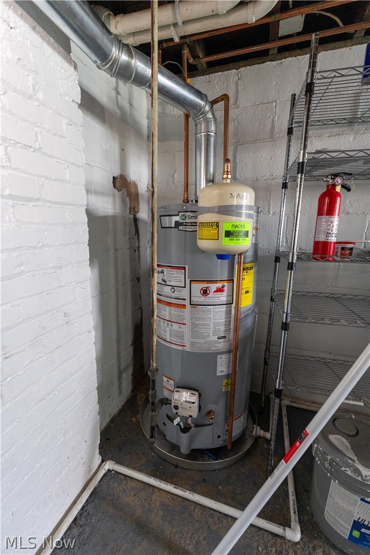 931 Dan Street Akron, OH 44310 - Photo 28 of 35 Hot Water Tank