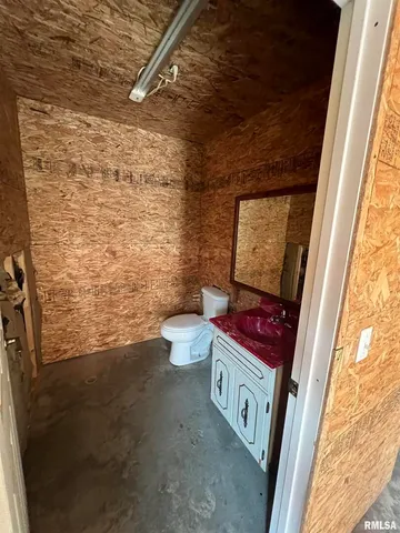 $39,500 | 2417 1st Street, Eldorado, IL 62930