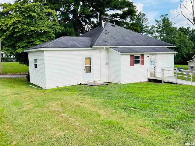 $39,500 | 2417 1st Street, Eldorado, IL 62930