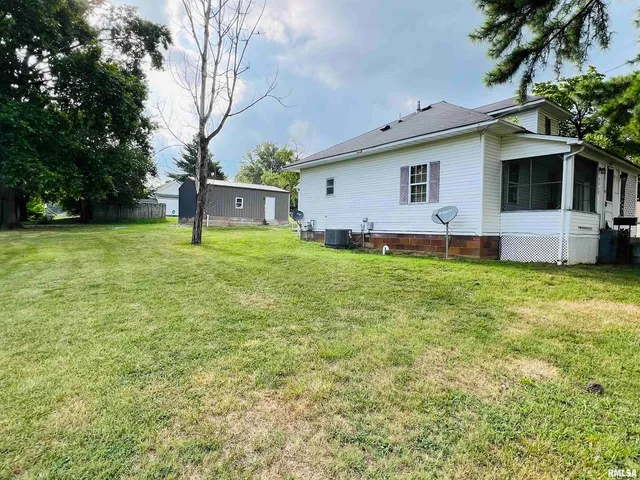 $39,500 | 2417 1st Street, Eldorado, IL 62930