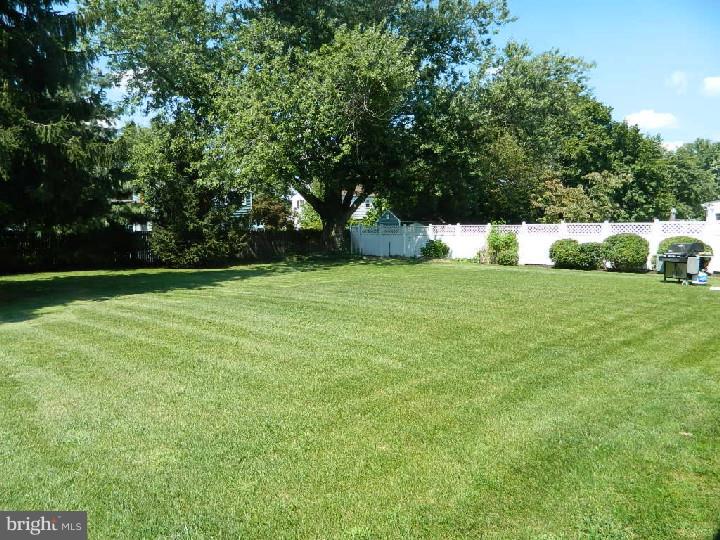 50 Whitehall Road Hamilton Square, NJ 08690 - Photo 20 of 21 Exterior Back