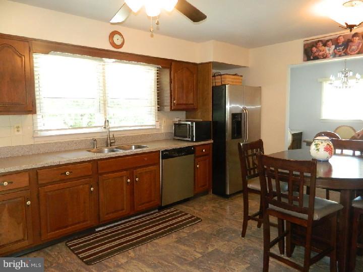50 Whitehall Road Hamilton Square, NJ 08690 - Photo 4 of 21 Kitchen