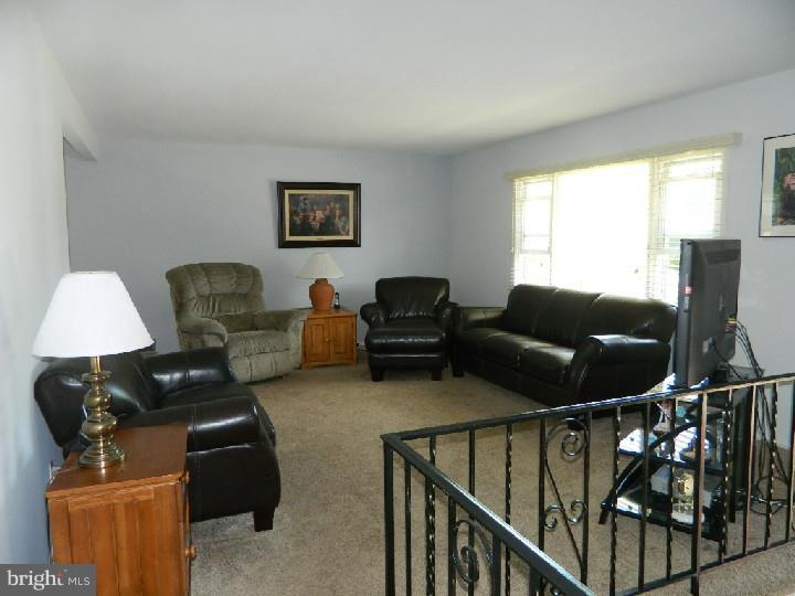 50 Whitehall Road Hamilton Square, NJ 08690 - Photo 6 of 21 Living Room