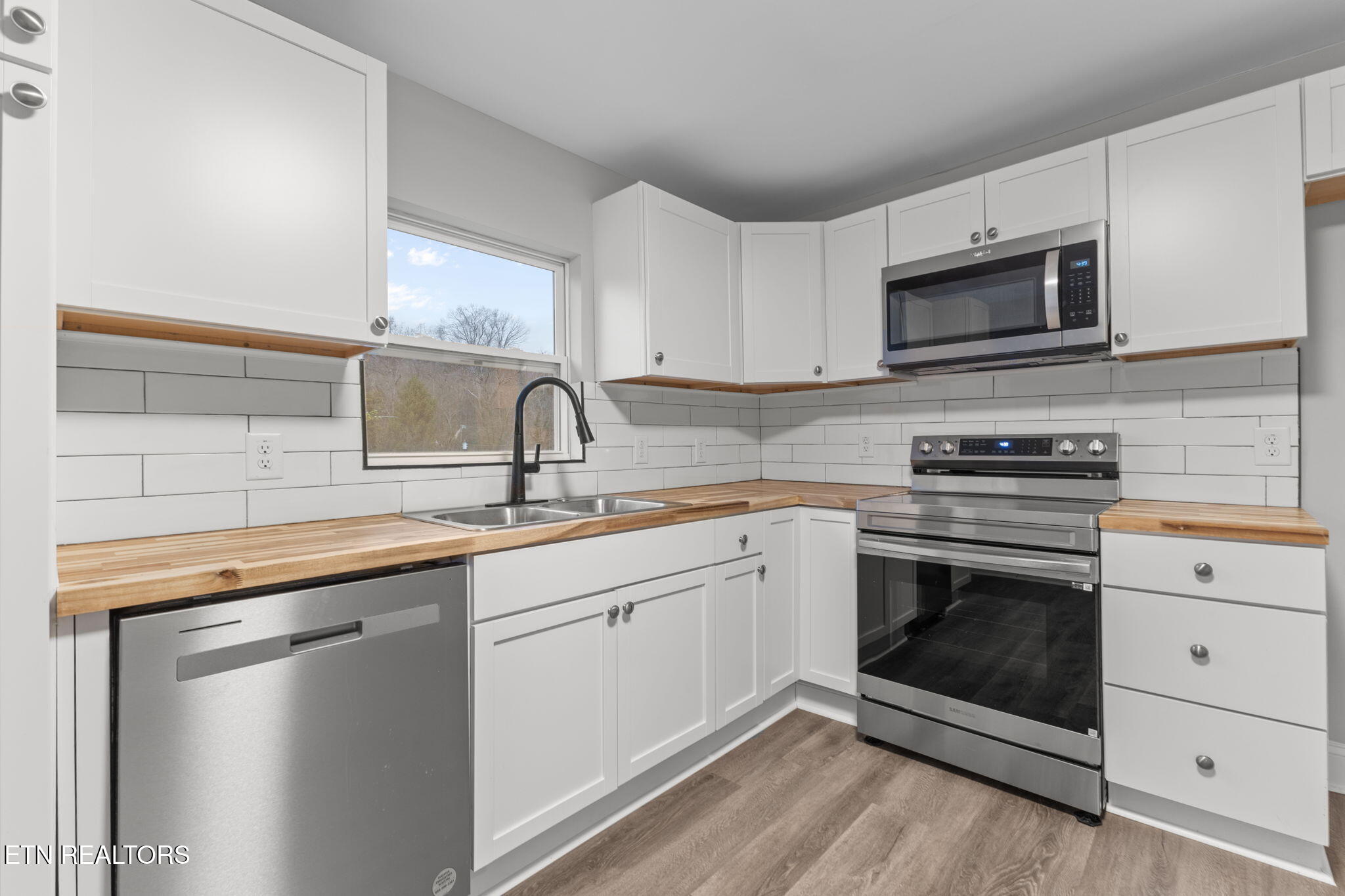 1633 Wilson Road Knoxville, TN 37912 - Photo 12 of 25 Kitchen