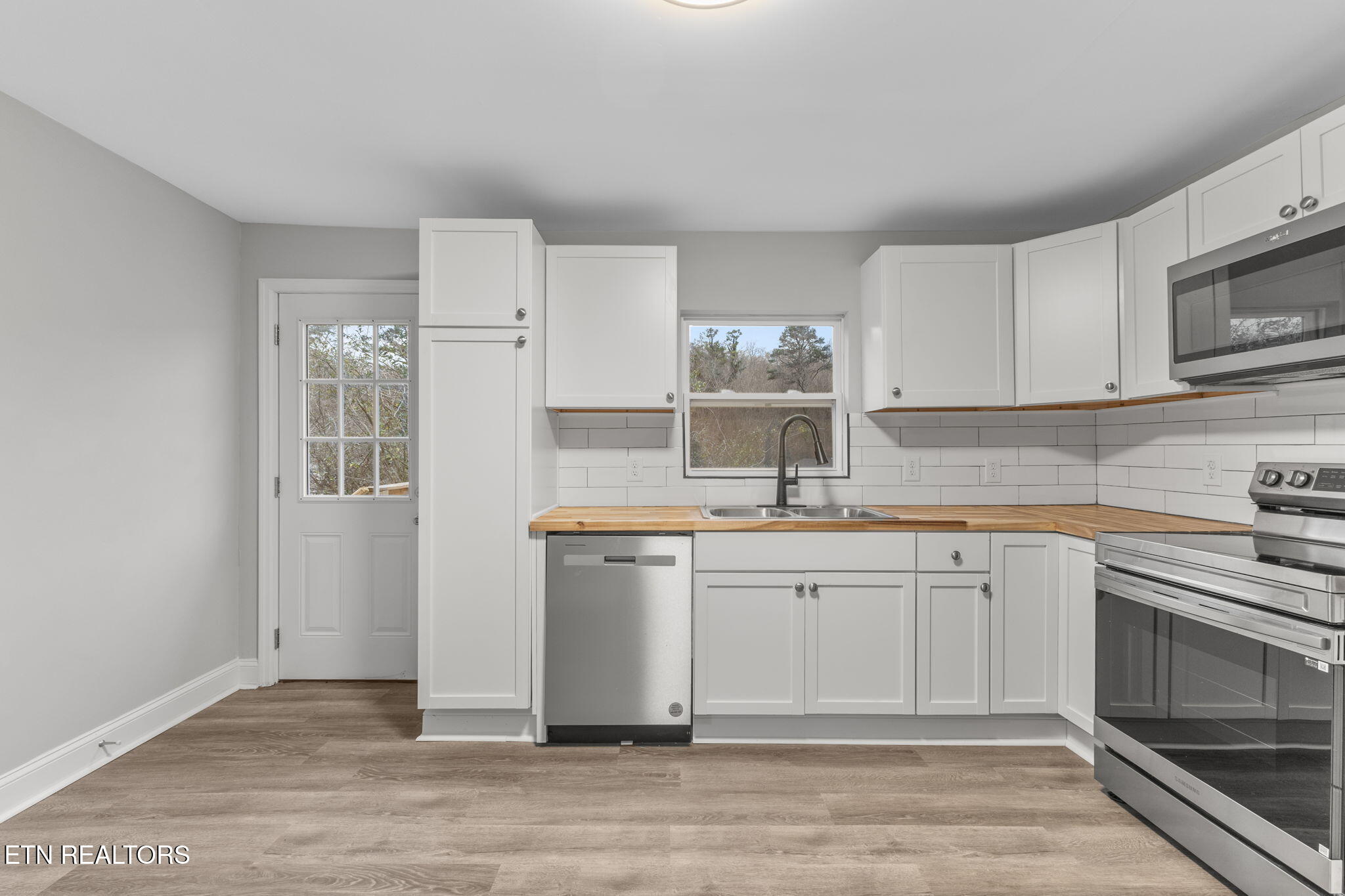 1633 Wilson Road Knoxville, TN 37912 - Photo 13 of 25 Kitchen