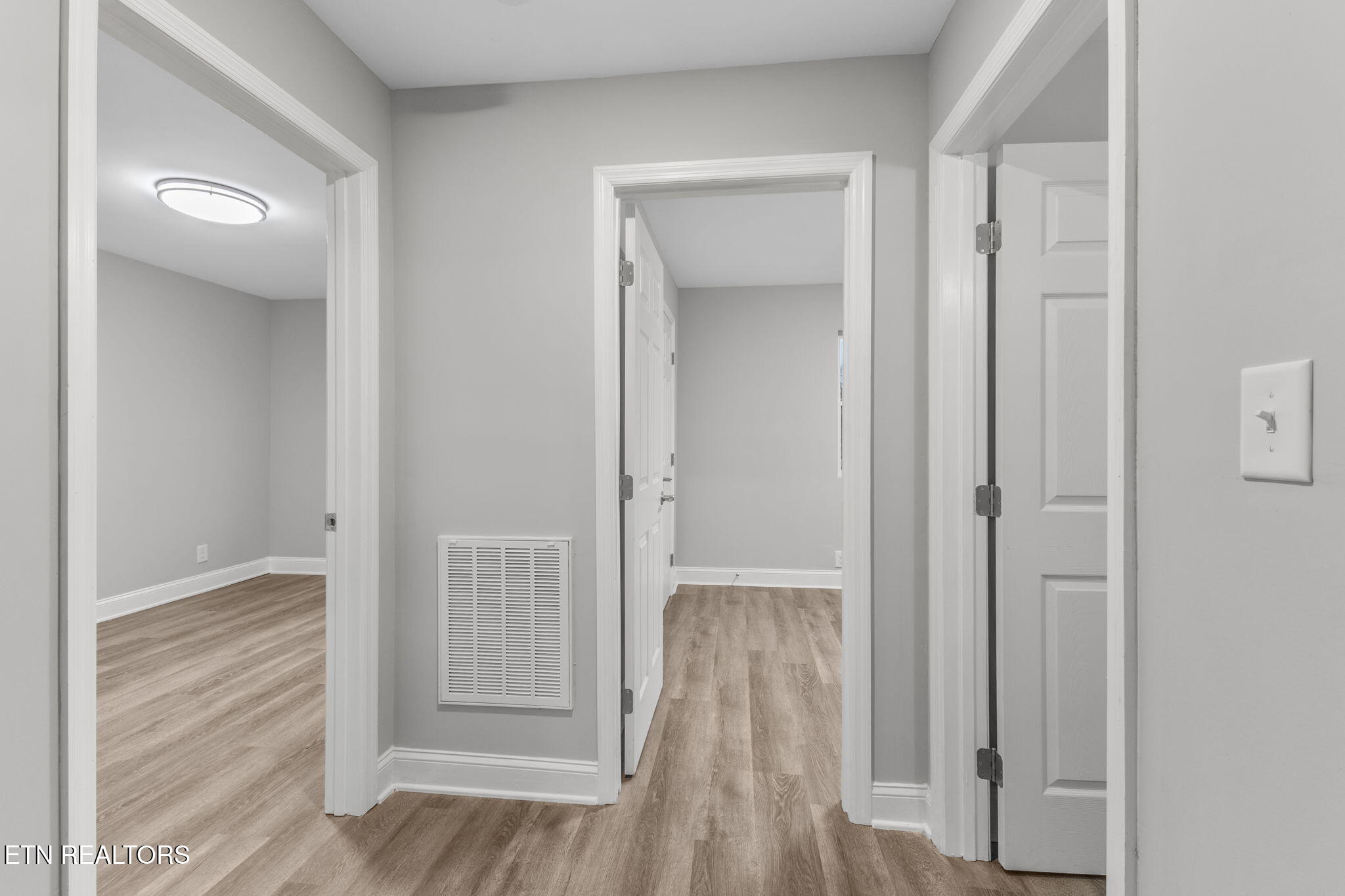 1633 Wilson Road Knoxville, TN 37912 - Photo 15 of 25 Hall