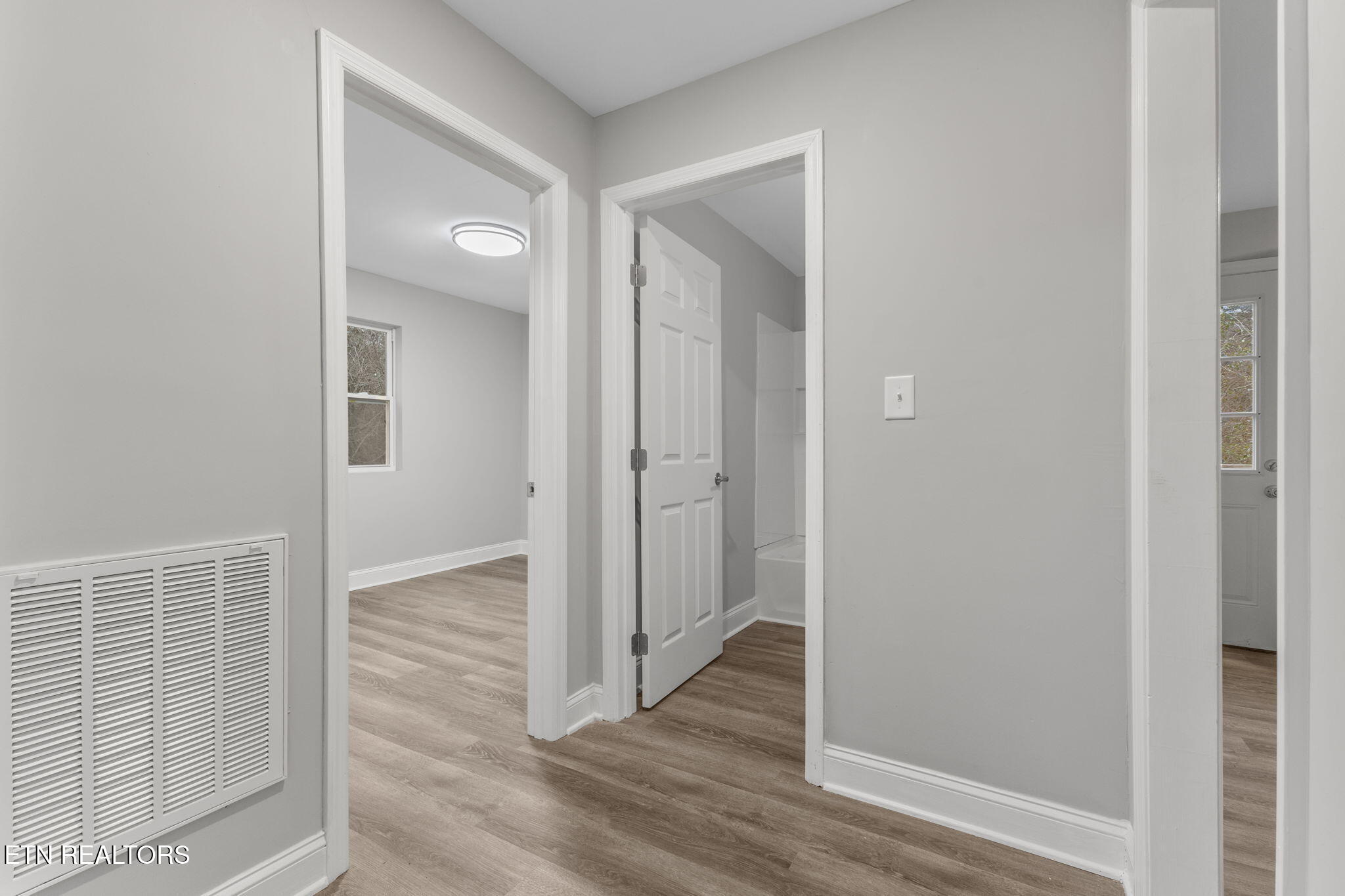 1633 Wilson Road Knoxville, TN 37912 - Photo 10 of 25 Hall