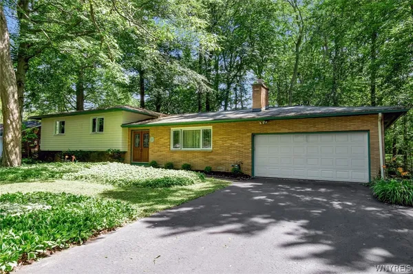 $349,900 | 303 Hilltop Drive, Elma, NY 14059