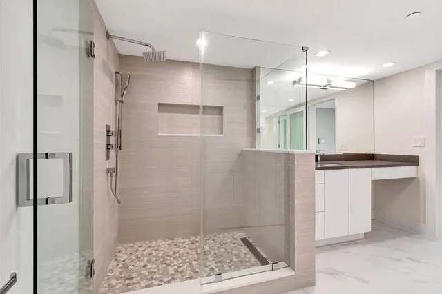 $1,390,000 | 4740 South Ocean Boulevard, Unit 508, Highland Beach, FL 33487