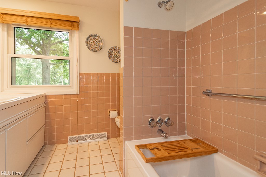 2976 Edgewood Road Cleveland, OH 44124 - Photo 12 of 35 Gallery Image 12
