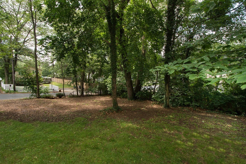 22 Overlook Road Holbrook, MA 02343 - Photo 2 of 11