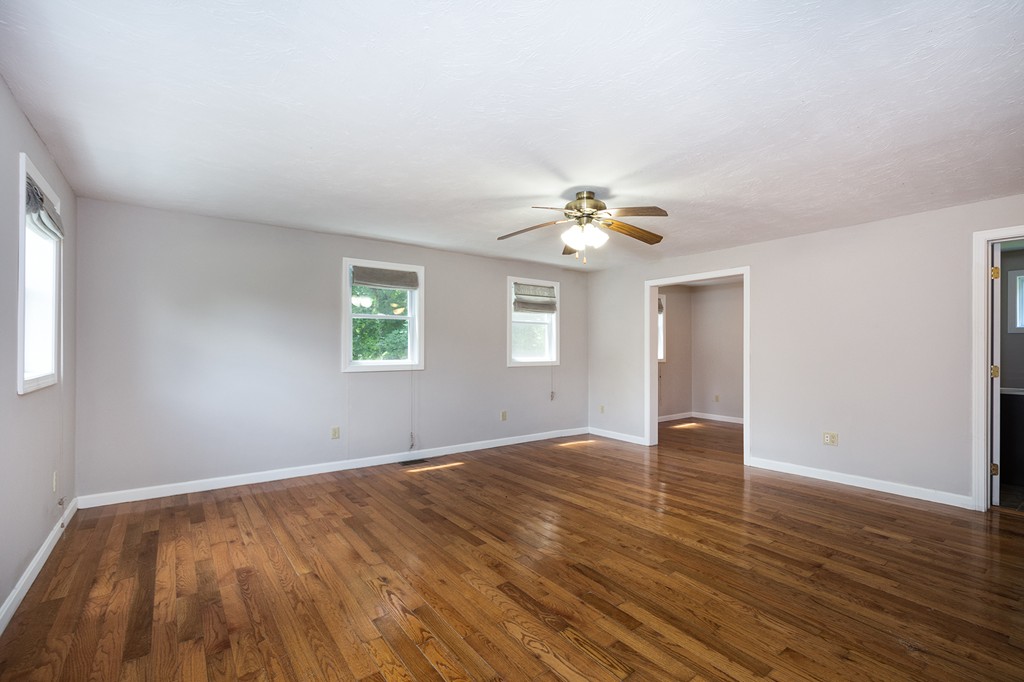 22 Overlook Road Holbrook, MA 02343 - Photo 5 of 11