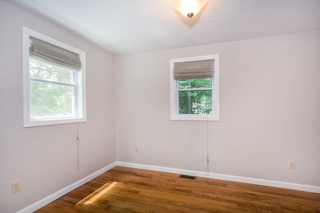 22 Overlook Road Holbrook, MA 02343 - Photo 6 of 11