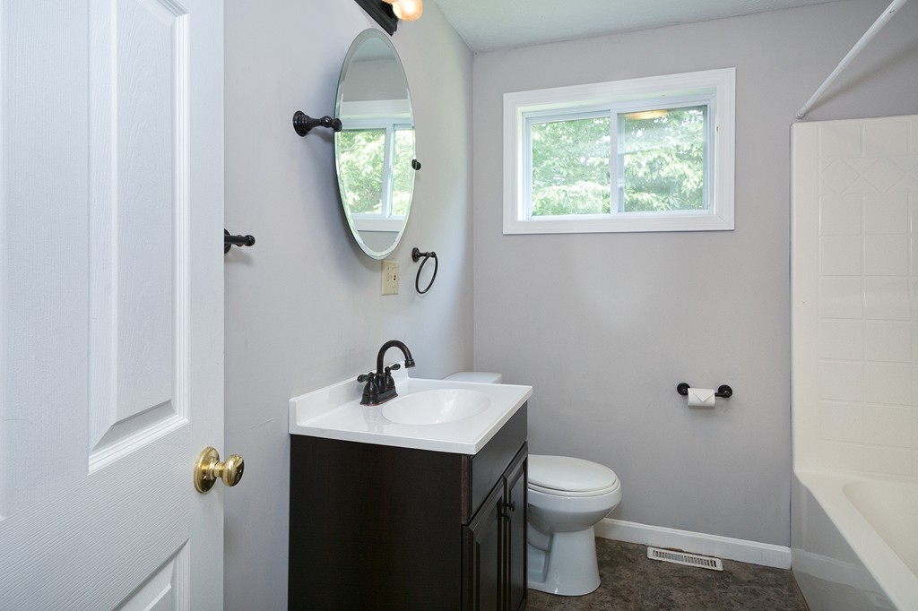 22 Overlook Road Holbrook, MA 02343 - Photo 7 of 11