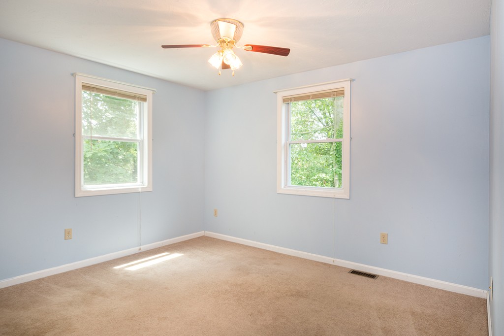 22 Overlook Road Holbrook, MA 02343 - Photo 10 of 11