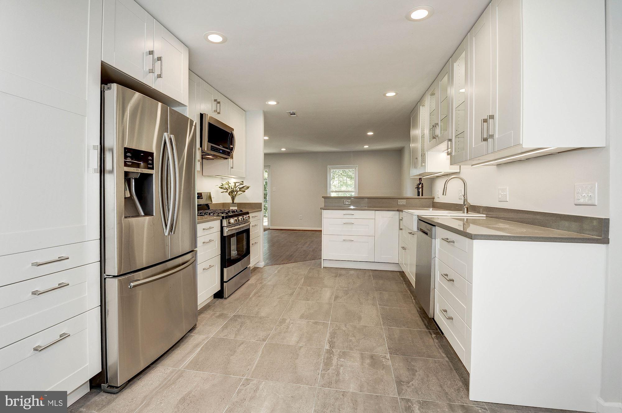 2162 Golf Course Drive Reston, VA 20191 - Photo 6 of 60