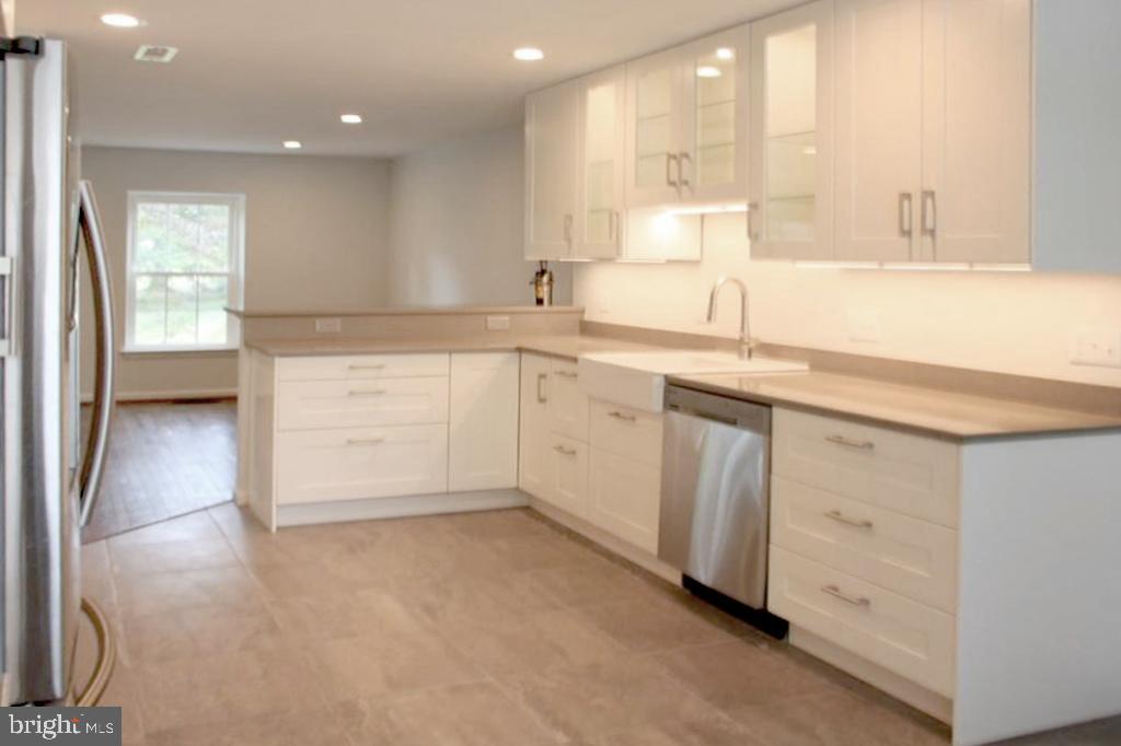 2162 Golf Course Drive Reston, VA 20191 - Photo 9 of 60