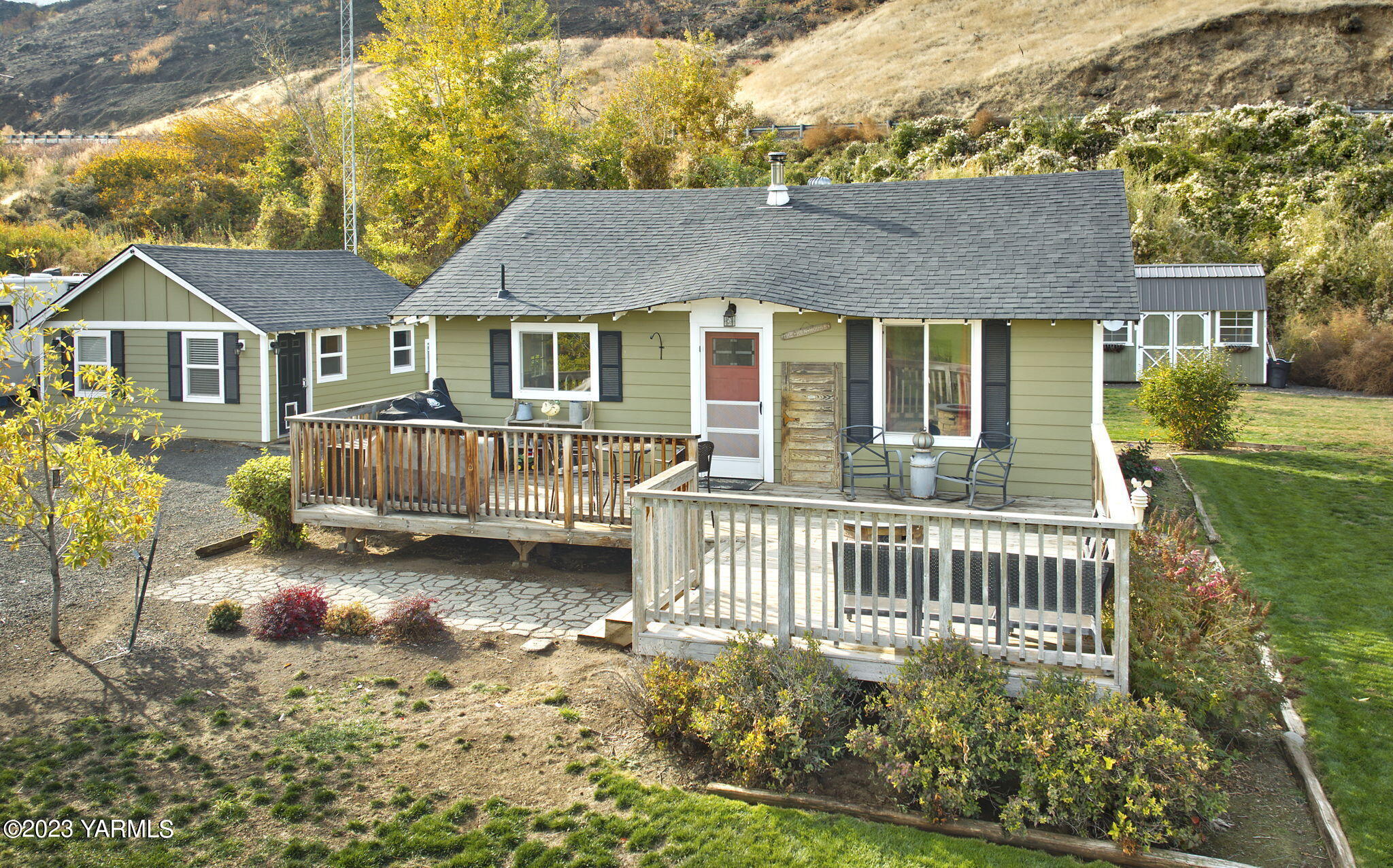 200 Ranger Road Naches, WA 98937 - Photo 3 of 23 front view of a house with a yard