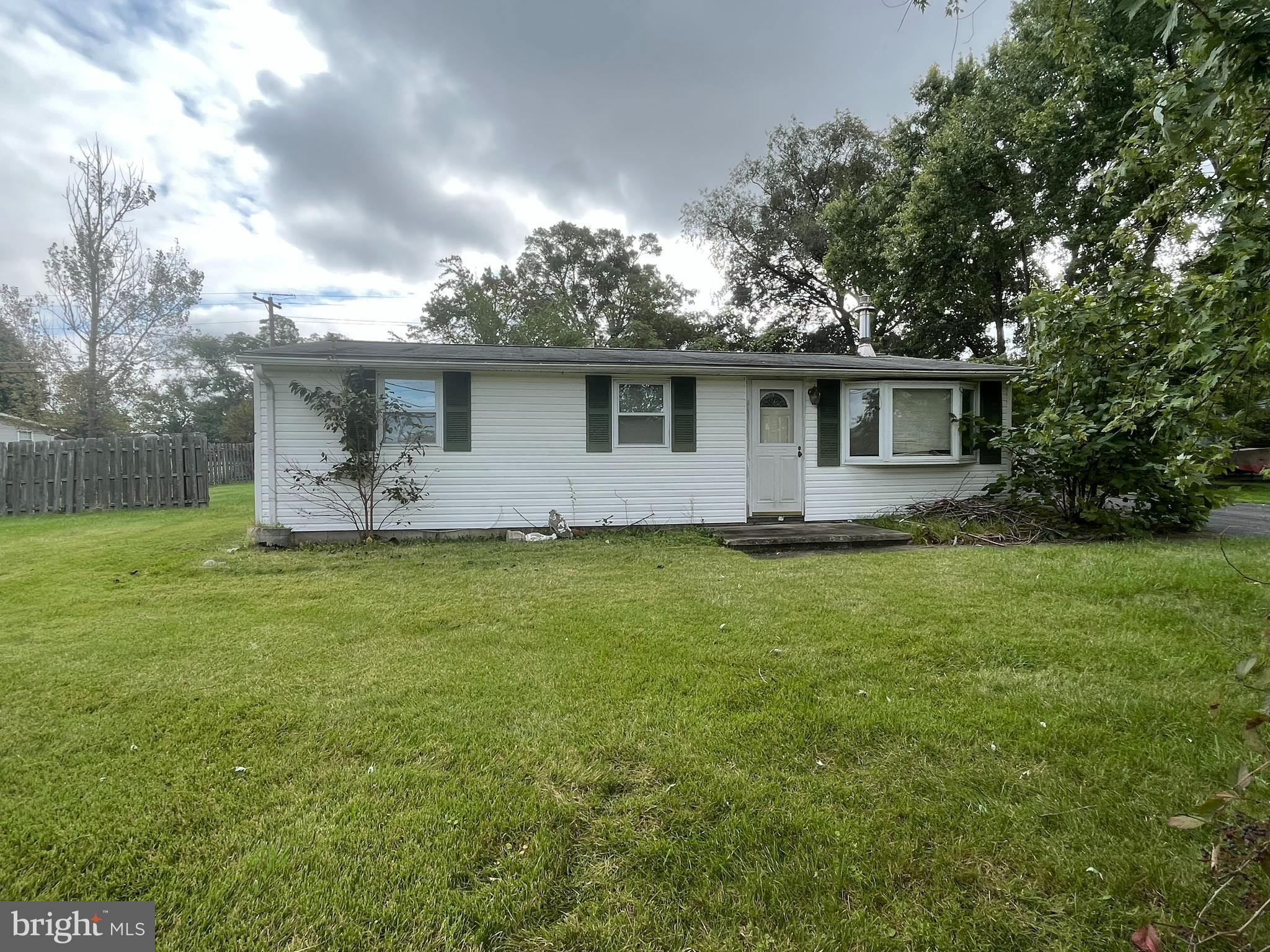329 Flying Point Road Edgewood, MD 21040 - Photo 3 of 16 Gallery Image 3