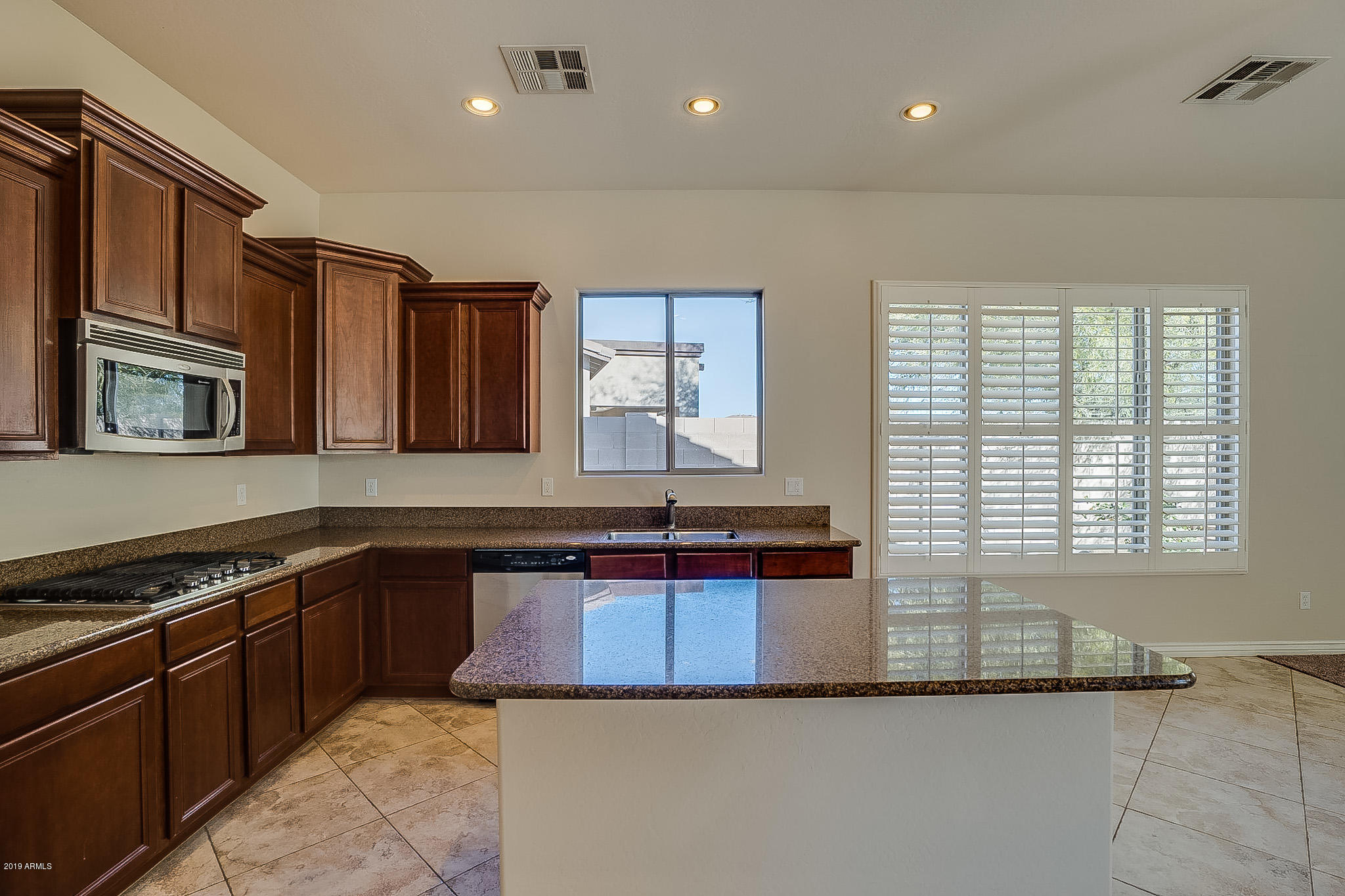 19057 North Stonegate Road Maricopa, AZ 85138 - Photo 6 of 20 photo_06