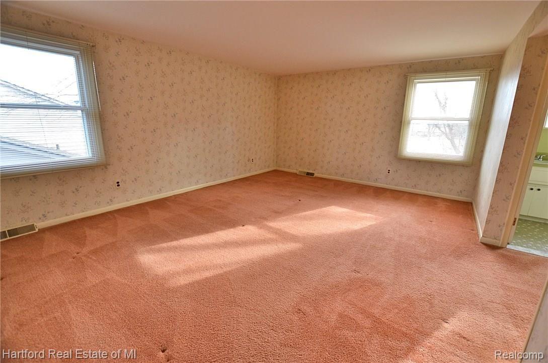 36257 Congress Road Farmington, MI 48335 - Photo 15 of 19 DSC_1114.JPG