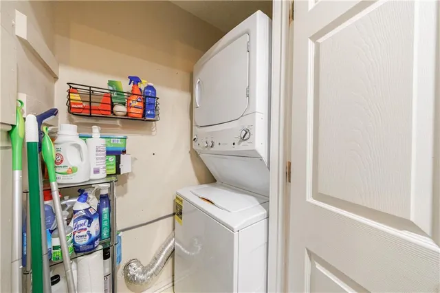 $310,000 | 216 River Mill Circle, Roswell, GA 30075